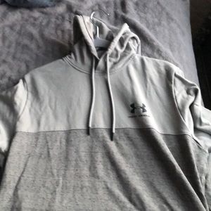 Under armour t shirt hoody